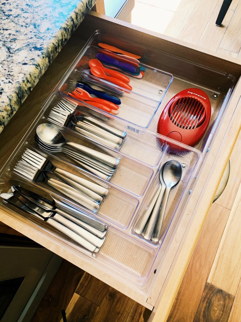 kitchen utensils organizer