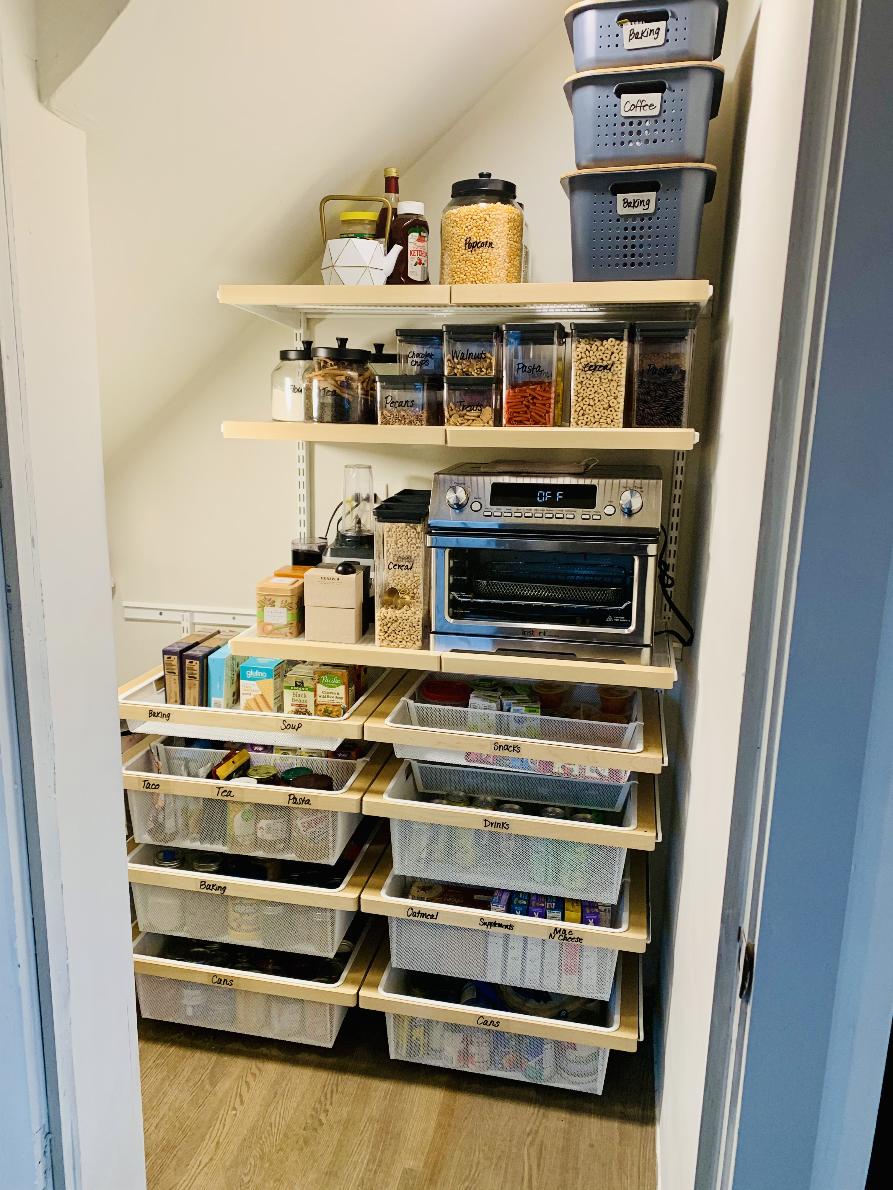 small pantry organization