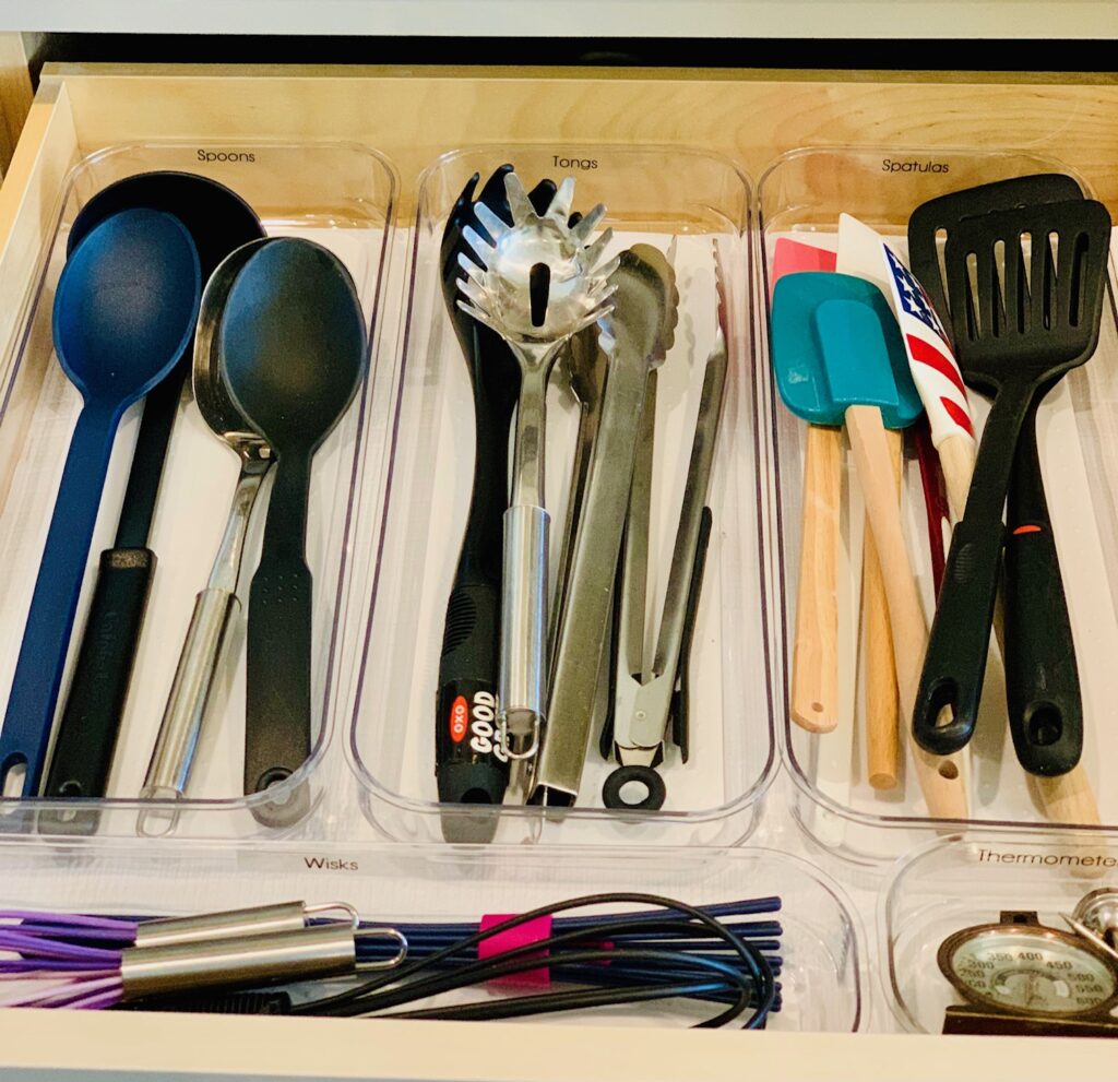 how to organize kitchen cabinets and drawers